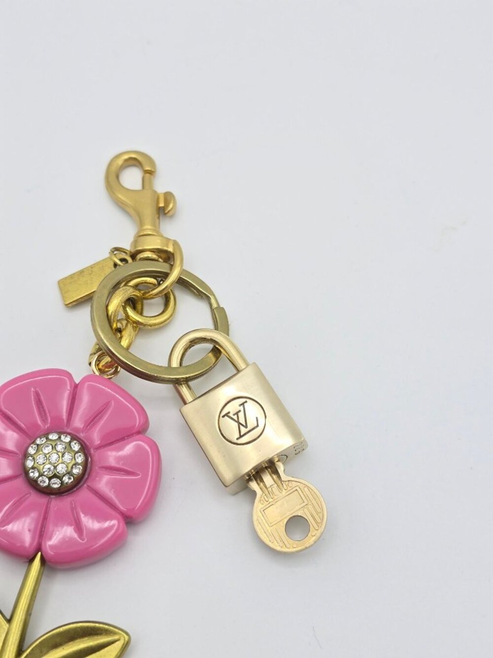Authentic Louis Vuitton Gold Padlock 🔒 Key Set w/ Unbranded Flower Bag Charm - Picture 7 of 9